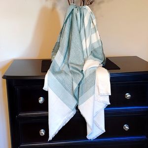 NWOT Lauren Conrad Scarf